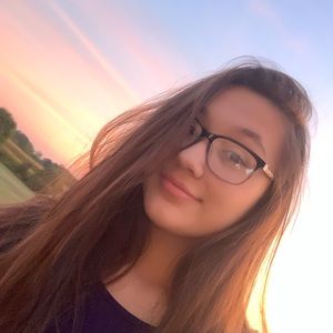 Meet your Posher, Caroline